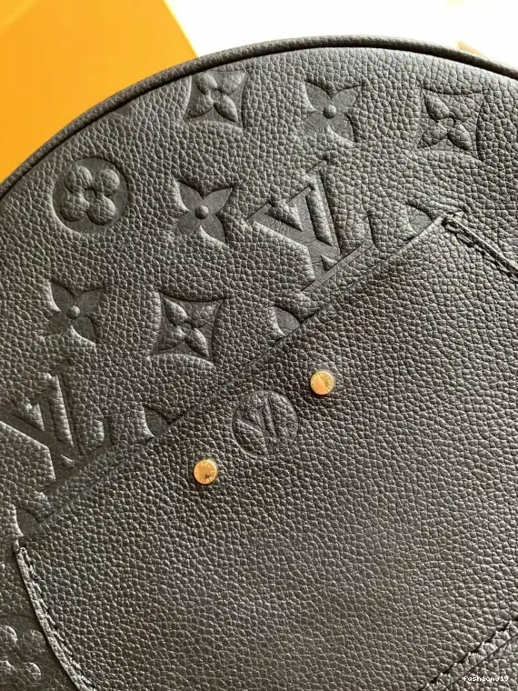 LOUIS CHAPEAU BOITE MM VUITTON SOUPLE 0412